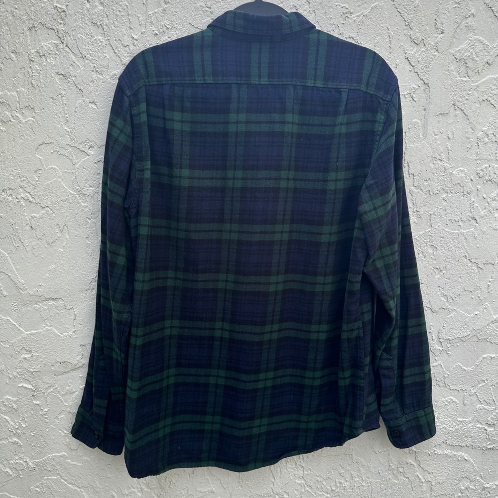 J Crew Flannel Button Up Shirt Men Medium Classic Fit Navy Green Plaid - Picture 2 of 4